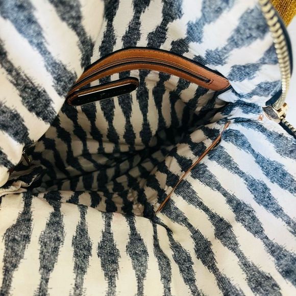 VICI Urban Expressions flap bag camel NWOT long strap and handles 2 way wear cro - Picture 8 of 16